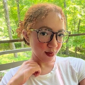 Meet your Posher, Simone